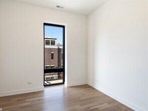 1244 W Huron St in Chicago, IL - Foto de edificio - Building Photo