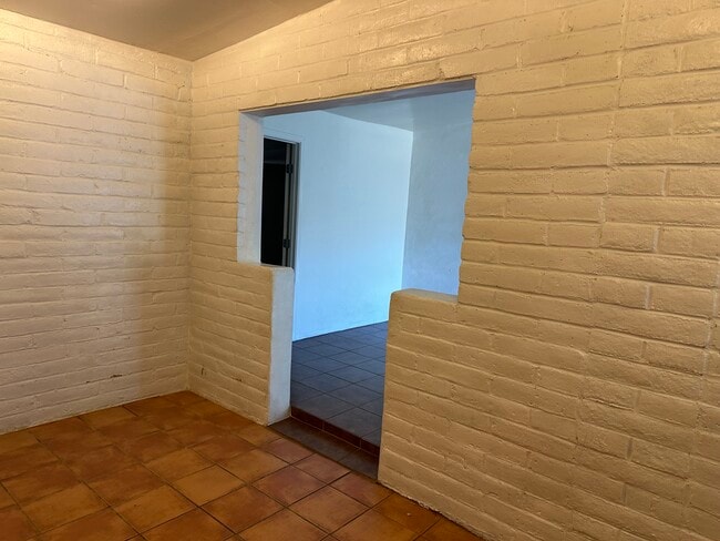 651 N Goodman St, Unit apartment 2 in Nogales, AZ - Building Photo - Building Photo