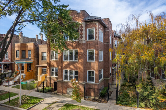 Magnolia Court in Chicago, IL - Building Photo - Building Photo