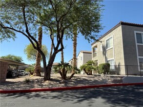 6160 Rumrill St in Las Vegas, NV - Foto de edificio - Building Photo