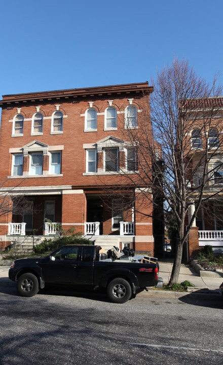 2843 Calvert St in Baltimore, MD - Building Photo