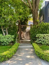 530 N San Vicente Blvd in West Hollywood, CA - Building Photo - Building Photo