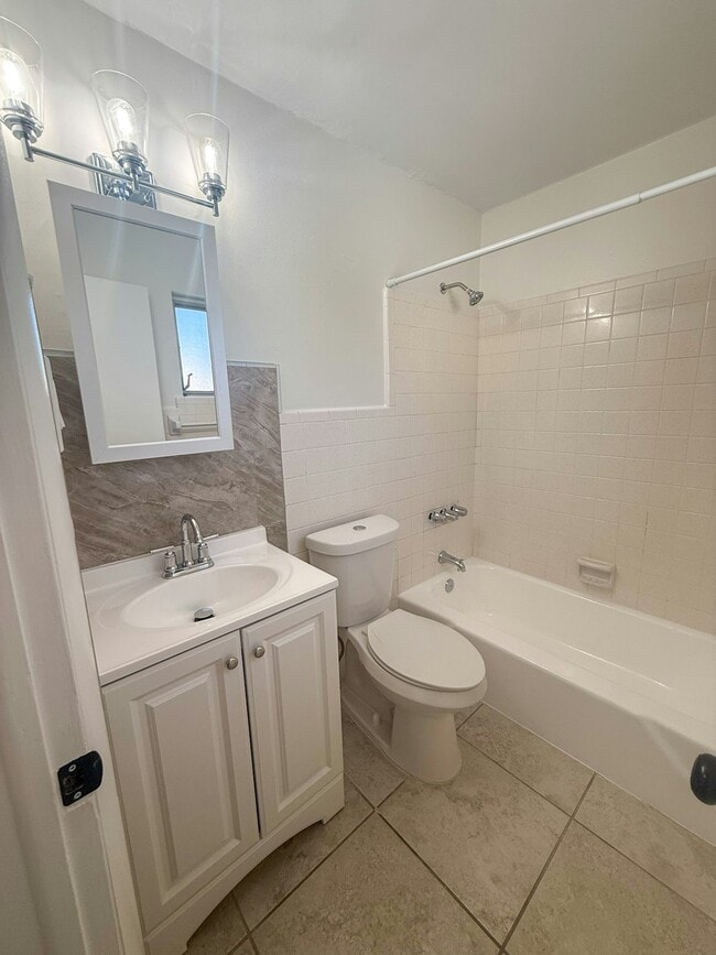 64 Davis Blvd in Tampa, FL - Building Photo - Building Photo