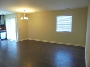 99 Gant Cir in Streamwood, IL - Building Photo - Building Photo