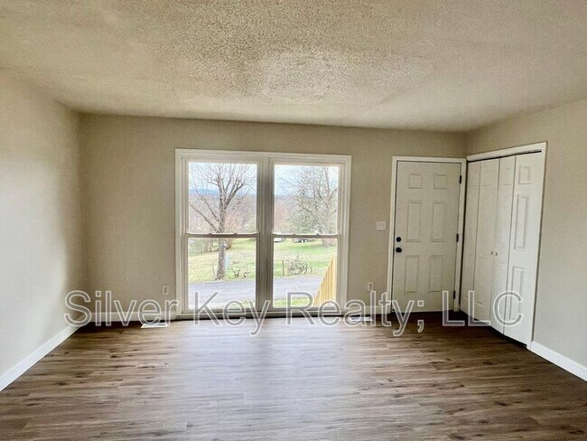 206 Riggs St in Athens, TN - Building Photo - Building Photo