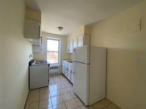 83-36 Beverly Rd in Queens, NY - Building Photo - Building Photo