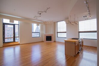 910 S Michigan Ave in Chicago, IL - Building Photo - Building Photo