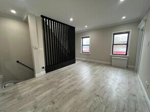 45-50-50 50th St in Queens, NY - Building Photo - Building Photo
