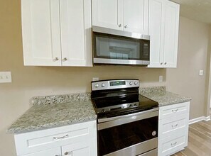 6341 Spout Springs Rd in Flowery Branch, GA - Building Photo - Building Photo