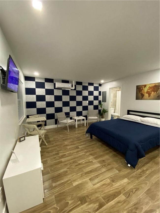 902 NE 38th St in Oakland Park, FL - Building Photo - Building Photo