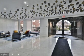 4247 Locust St, Unit 0B-715 in Philadelphia, PA - Foto de edificio - Building Photo