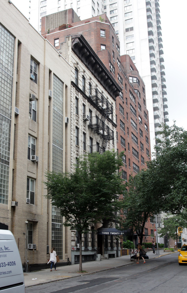 326-328 E 58th St in New York, NY - Building Photo - Building Photo