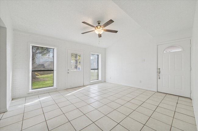 property at 2223 Par Ln