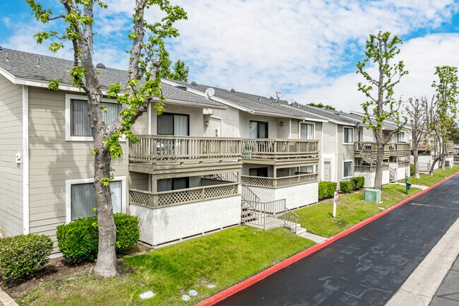 Arborgate Apartments in Fontana, CA - Building Photo - Building Photo