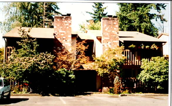 12606 NE 118th St in Kirkland, WA - Building Photo