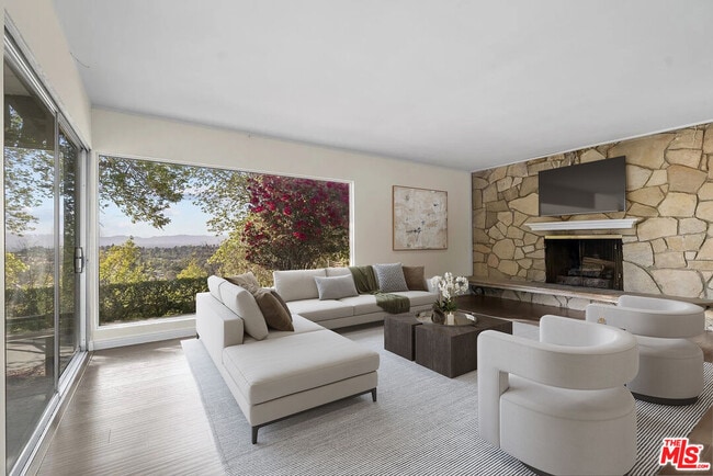 property at 3543 Scadlock Ln