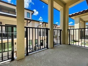 4536 NW 83rd Psge in Doral, FL - Building Photo - Building Photo