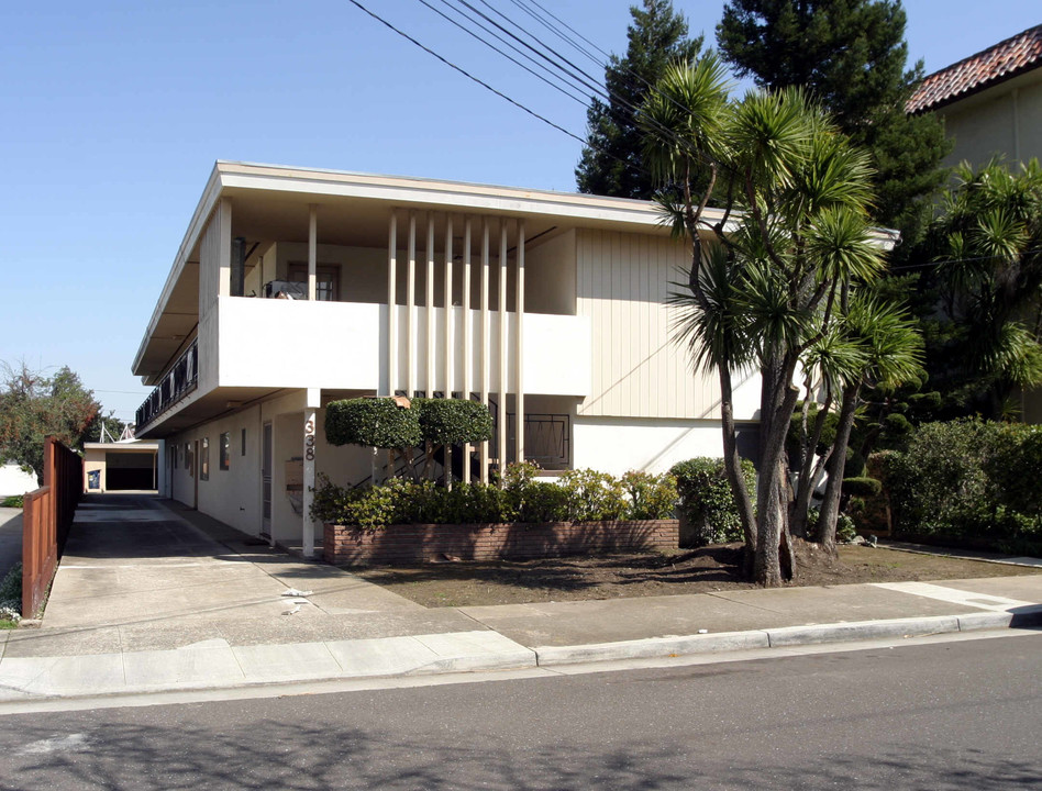 338 Elm St in San Mateo, CA - Foto de edificio