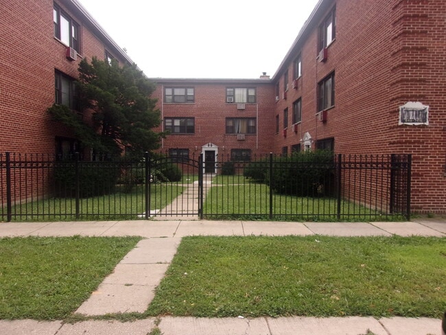 5501 W Ohio St, Unit Apt 2G