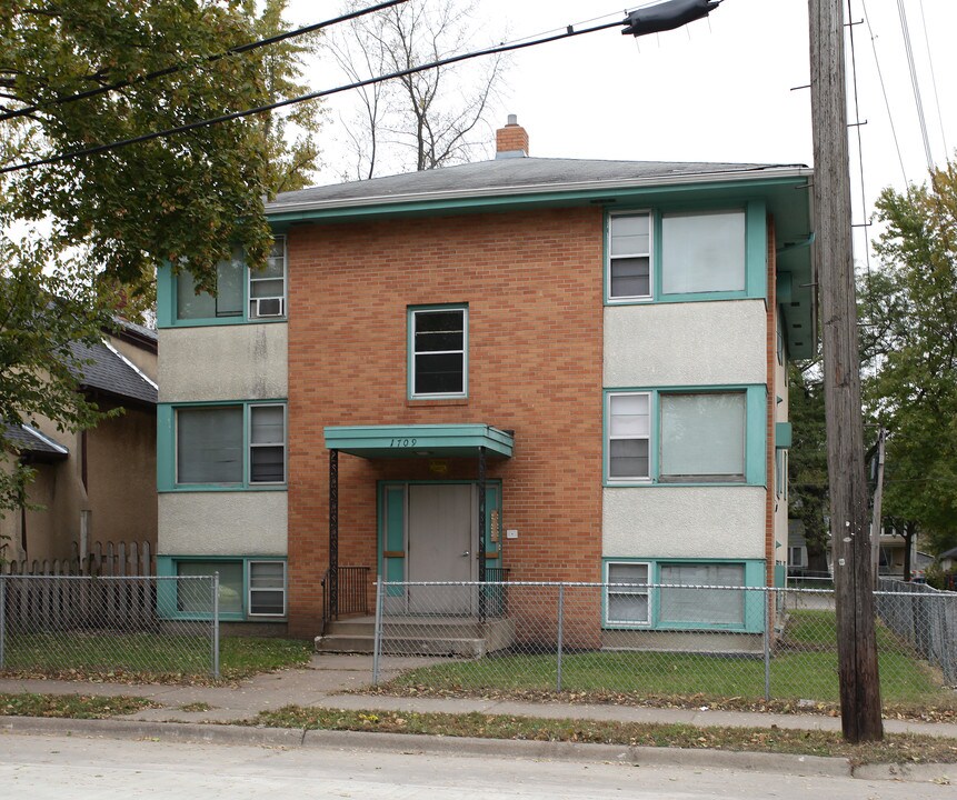 1709 26th Ave N in Minneapolis, MN - Foto de edificio