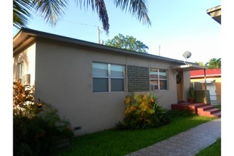 Valentine Apartments in Miami, FL - Building Photo - Building Photo