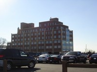 Waterview Plaza in College Point, NY - Foto de edificio - Building Photo