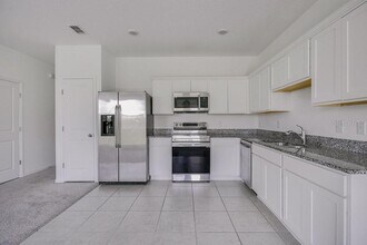 433 Madison Dr in Davenport, FL - Building Photo - Building Photo