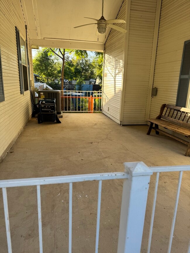 1221 Delaware St, Unit 1221 Delaware St in San Antonio, TX - Building Photo - Building Photo