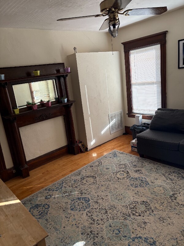 193 Vernon St, Unit 2 in Worcester, MA - Building Photo - Building Photo