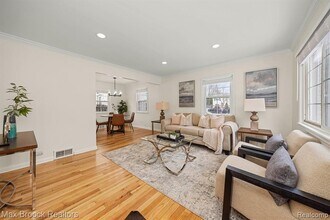 695 Graefield Ct in Birmingham, MI - Building Photo - Building Photo