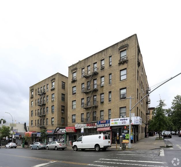 2860 Decatur Ave in Bronx, NY - Building Photo