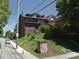 1601 Beechwood Blvd in Pittsburgh, PA - Building Photo