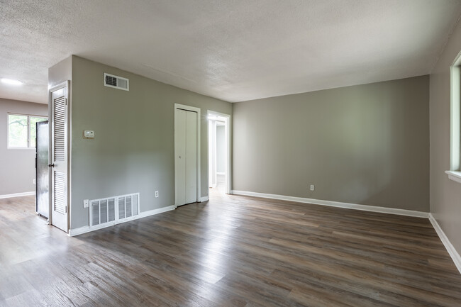 Fwelo East Apartment LLC in Decatur, GA - Building Photo - Interior Photo