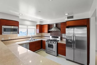 1415 Butler Ave, Unit PH4 in Los Angeles, CA - Building Photo - Building Photo