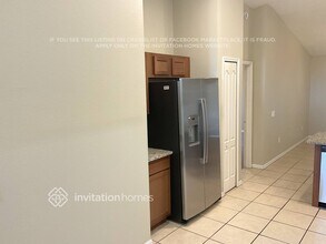 536 Napa Valley Cir in Valrico, FL - Foto de edificio - Building Photo