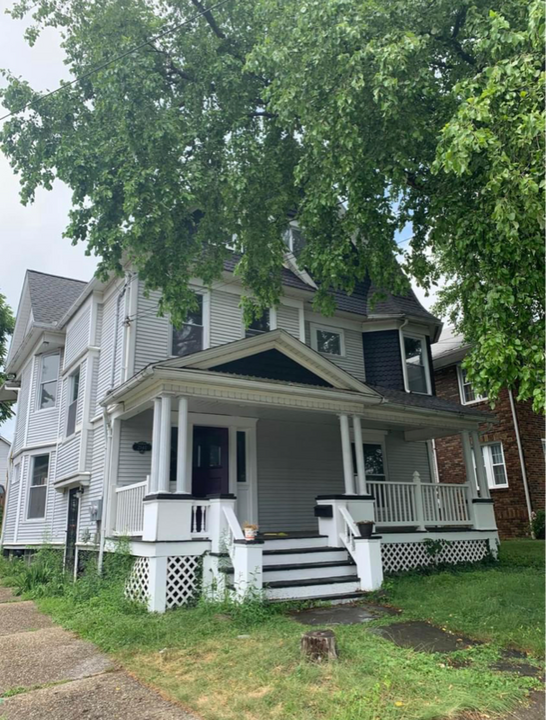 2140 4th St-Unit -2 in Cuyahoga Falls, OH - Building Photo