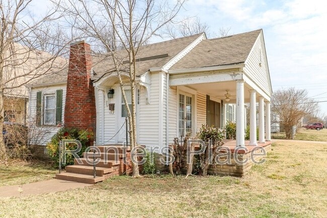 property at 1247 S Quebec Ave