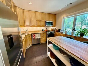 747 W Dickens Ave in Chicago, IL - Building Photo - Building Photo