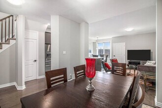 132 Eric Maloney Way in Ottawa, ON - Building Photo - Building Photo