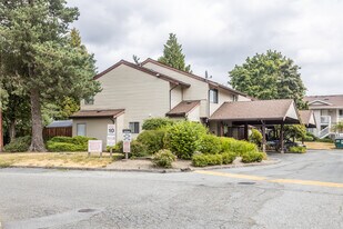 13939 72 Av in Surrey, BC - Building Photo