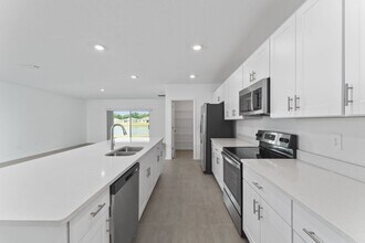 1330 Axel Graeson Ave in Kissimmee, FL - Building Photo - Building Photo