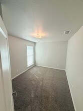 9713 Saratoga Ave in Lubbock, TX - Foto de edificio - Building Photo