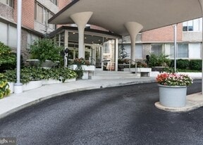 1 E University Pky, Unit 306