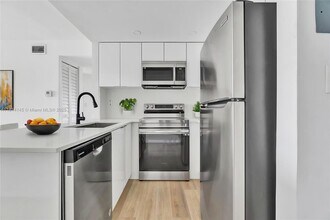 620 SW 10th St in Miami, FL - Building Photo - Building Photo