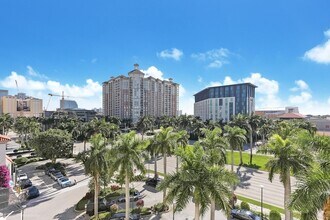 651 Okeechobee Blvd, Unit 509 in West Palm Beach, FL - Foto de edificio - Building Photo