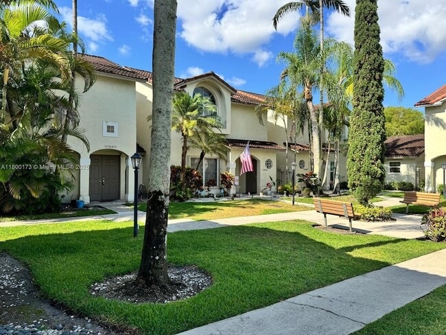10876 NW 8th St in Pembroke Pines, FL - Building Photo - Building Photo