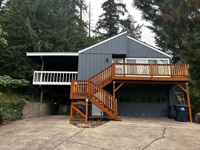 2170-2172 McLean Blvd in Eugene, OR - Building Photo - Building Photo