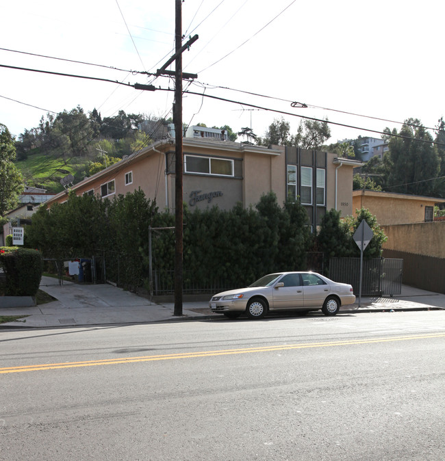 1950 Echo Park Ave in Los Angeles, CA - Foto de edificio - Building Photo