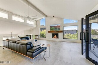 5801 E Surrey Dr in Cave Creek, AZ - Building Photo - Building Photo