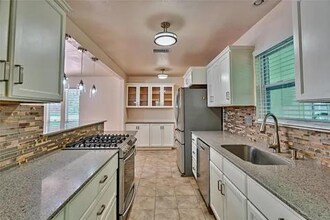 3135 NW 68th Ave in Gainesville, FL - Building Photo - Building Photo